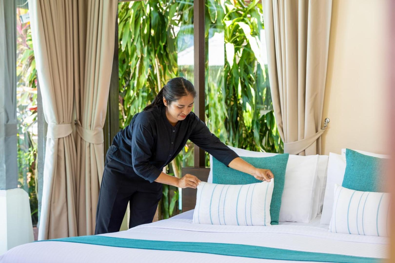 Bacaya Beachfront Villa Bang Rak Beach  Ngoại thất bức ảnh