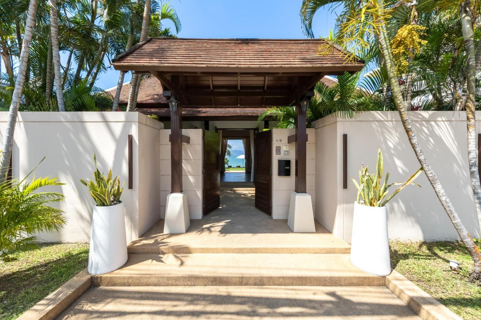 Bacaya Beachfront Villa Bang Rak Beach  Ngoại thất bức ảnh