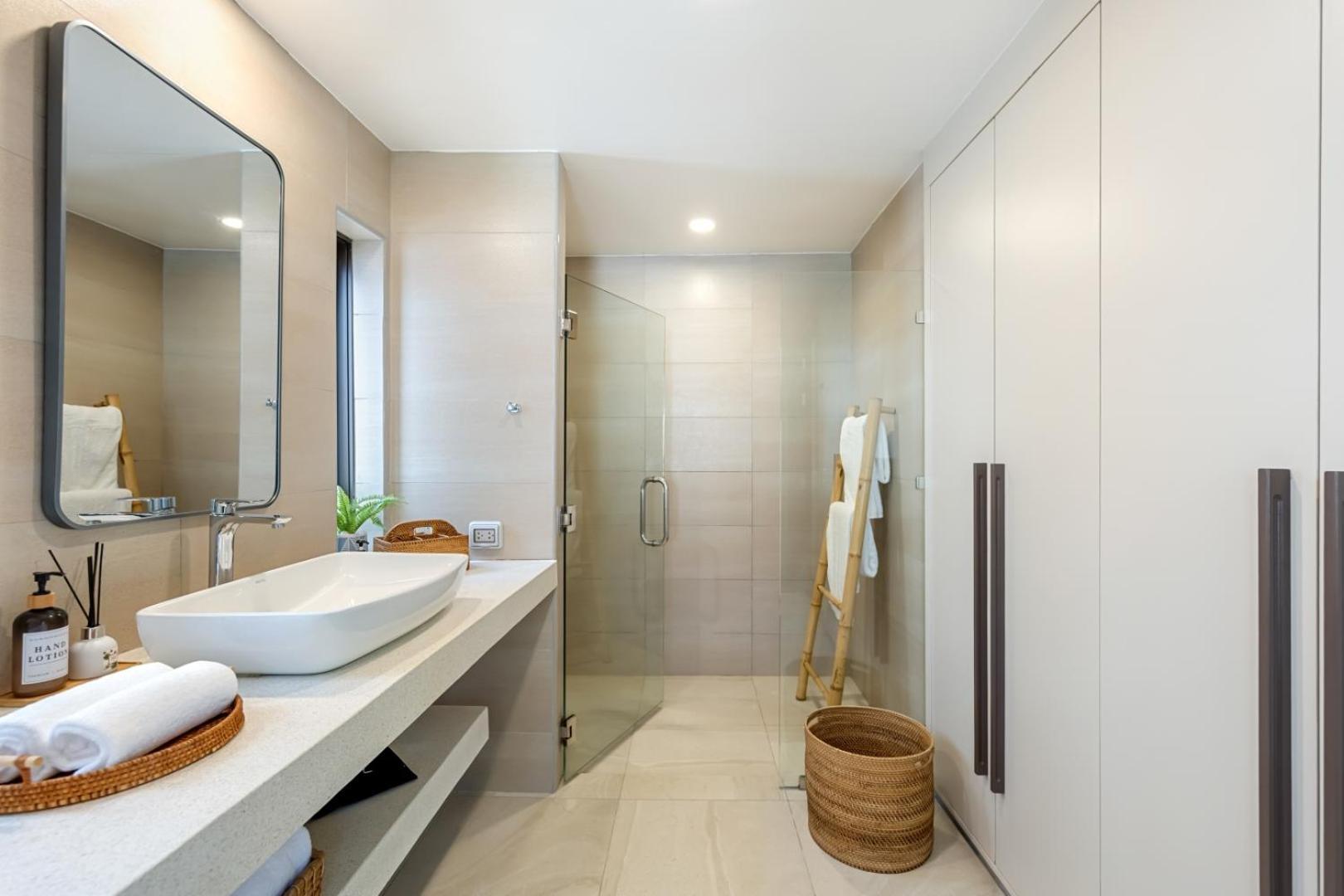 Bacaya Beachfront Villa Bang Rak Beach  Ngoại thất bức ảnh